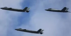 Pesawat Siluman J-35...