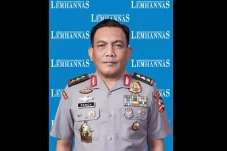 Profil Komjen Pol RZ...