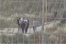 Mengerikan, Para Pemukim...