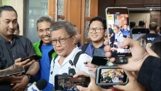 Hadiri Sidang Nadiem,...