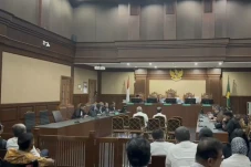 Dua Terdakwa Kasus Tata...