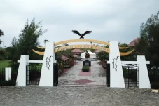 Merasakan Keunikan Budaya...