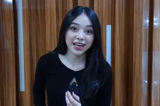 Anneth Delliecia Ungkap...