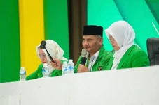 Eks Pimpinan Sidang...