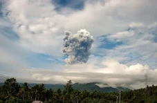 Aktivitas Vulkanik Gunung...