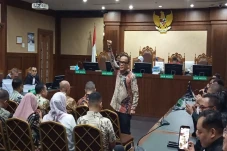 Noel Ebenezer Dituntut...