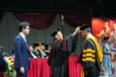 Wisuda Untar Angkat...
