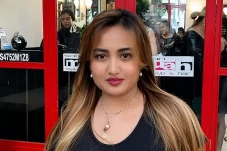 Lina Mukherjee Cerita...