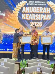 Wali Kota Agustina Bawa...