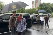 Rosan Ungkap Alasan...
