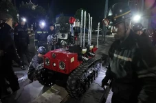 China Revisi Jumlah...