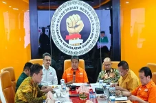 GKSR Minta Revisi UU...