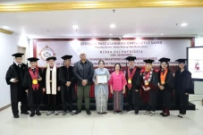 Disertasi Doktor Komunikasi...