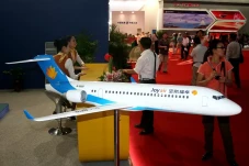 Joy Air Bangkrut, Ribuan...
