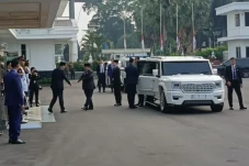Prabowo Tiba di Kantor...