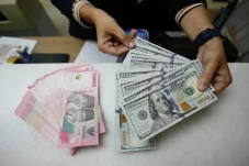 Rupiah Tembus Rp17.930...