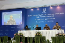 Rupiah Amburadul Rp18...