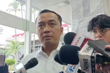 Sangkal Menkeu dan Gubernur...
