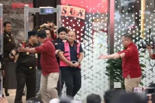 Cuan Miliaran Tiap Hari...