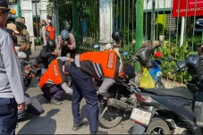 Tertibkan Parkir Liar...