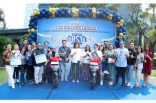 MNC Bank Serahkan Hadiah...