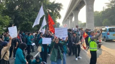 Mahasiswa UNJ Beraksi,...