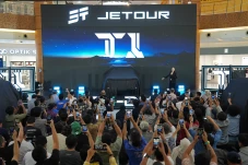 Adu Kuat SUV Pintar:...