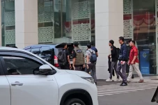 Kejagung Geledah 6 Lokasi...