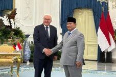Pertemuan Prabowo dengan...