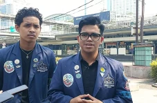 Ratusan Mahasiswa Trisakti...