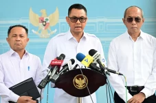 2 Pembangkit Besar Jadi...