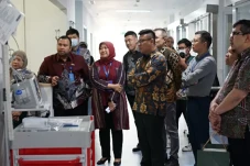 Tingkatkan Layanan Kesehatan...