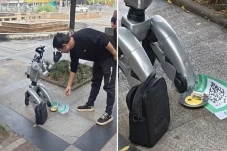 Viral, Robot China Ini...