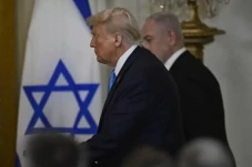Trump Batasi Israel...