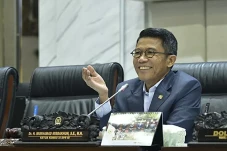 Perjuangkan Hak Daerah,...