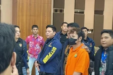 Polri Tangkap Buronan...