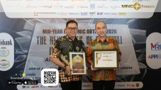 Raih Penghargaan Infobank,...