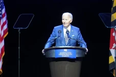 Biden Sebut Trump Pencundang,...