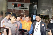 Selain Kasus Suap Jabatan,...