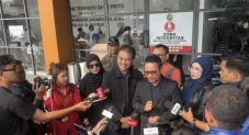 Roy Suryo Soroti Karya...