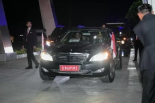 PM Singapura Kunjungi...