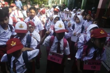 Aturan Seragam Sekolah...
