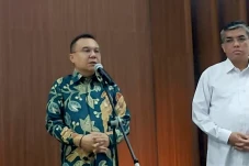 Isu PHK Massal Karyawan...