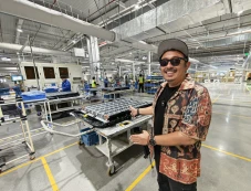 Melihat Langsung Dapur...
