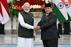 Pengamat Militer dan...