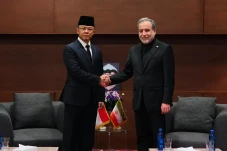 Sugiono Bertemu Menlu...