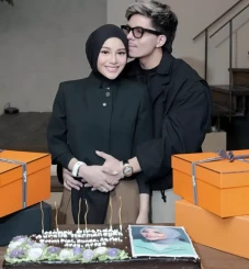 Rayakan Ultah ke-28,...