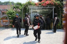 Polisi Tangkap Peneror...