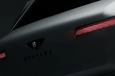 Bentley Gunakan Suara...