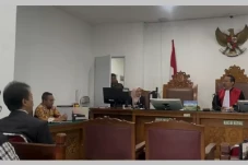 PN Jakarta Selatan Tunda...